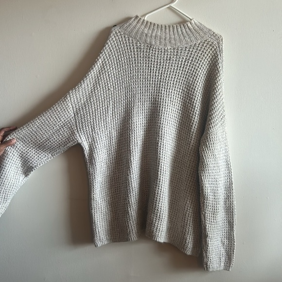 Cream/light beige mock neck knitted sweater - Picture 3 of 3